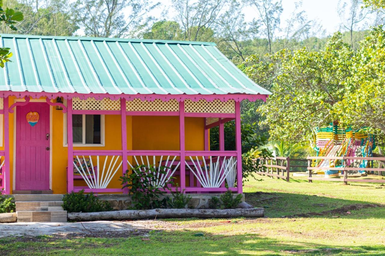 Strawberry Fields Together Robins Bay Exterior photo